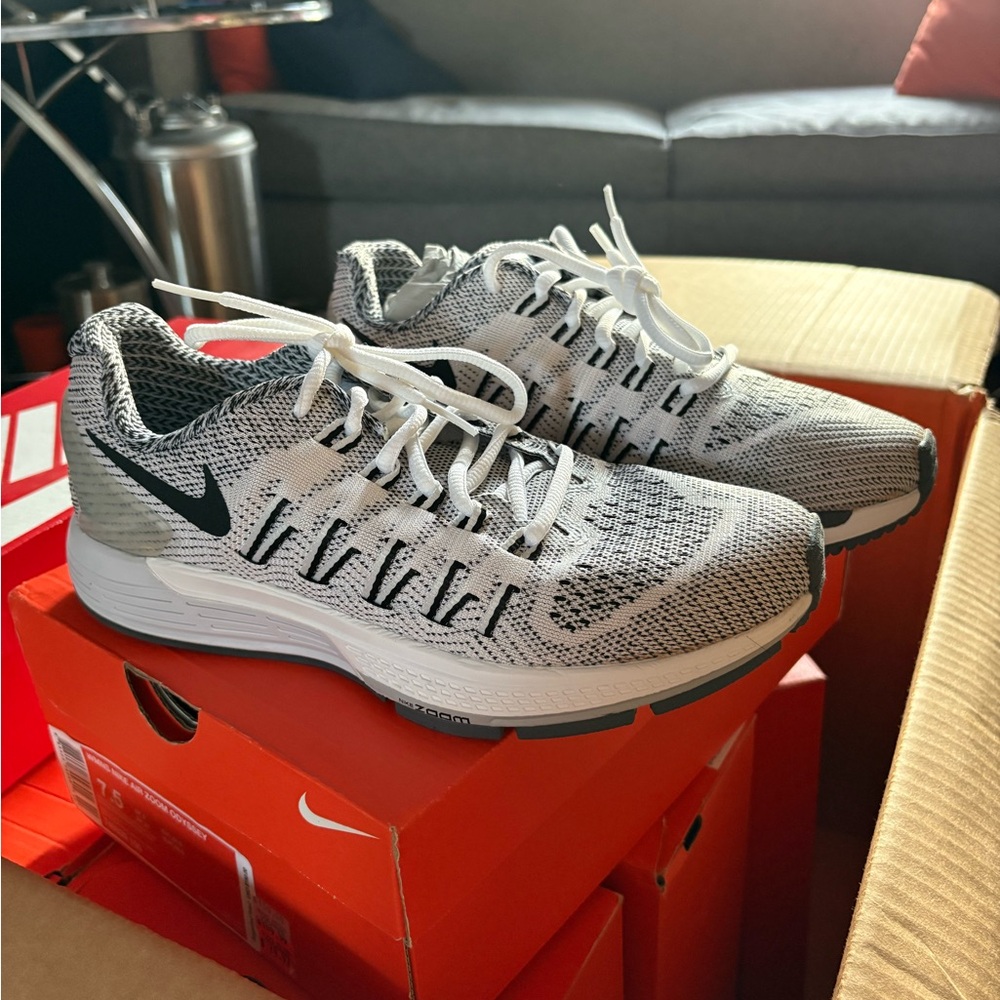 Nike Air Zoom Odyssey WMNs size 7.5
